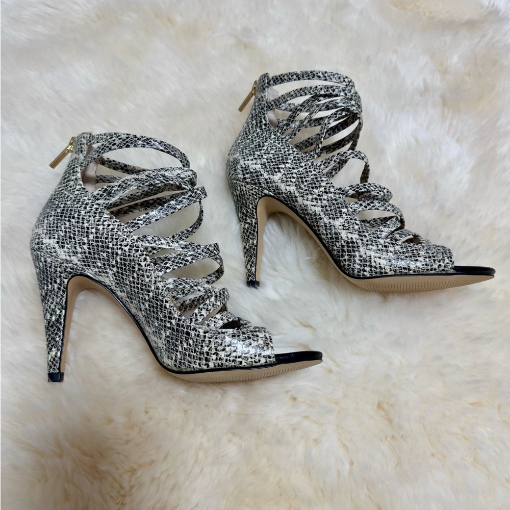 New Banana Republic Snake Skin Leather Strappy Heel Sandals- Preslie size 6